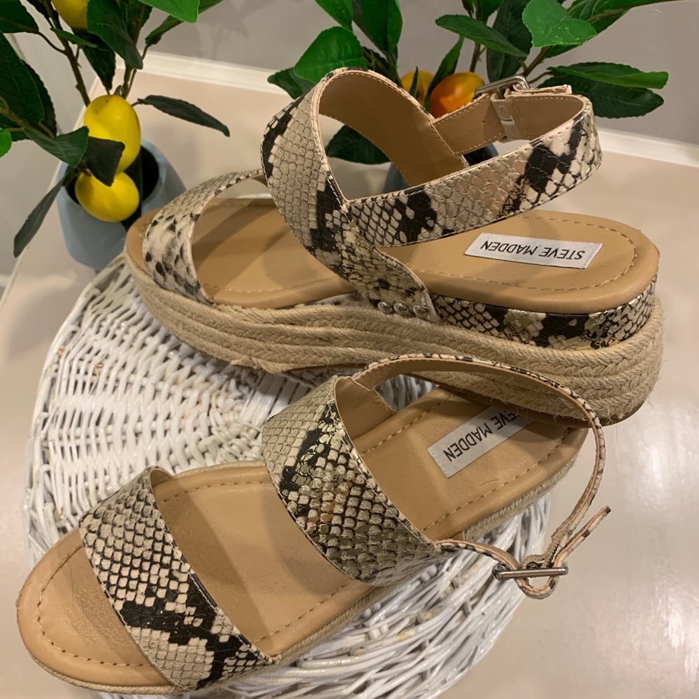 Steve Madden Snake Pattern sandals